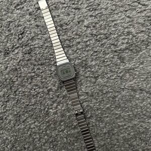 Casio Women's LA670WA-7 Silver Tone Digital Retro watch